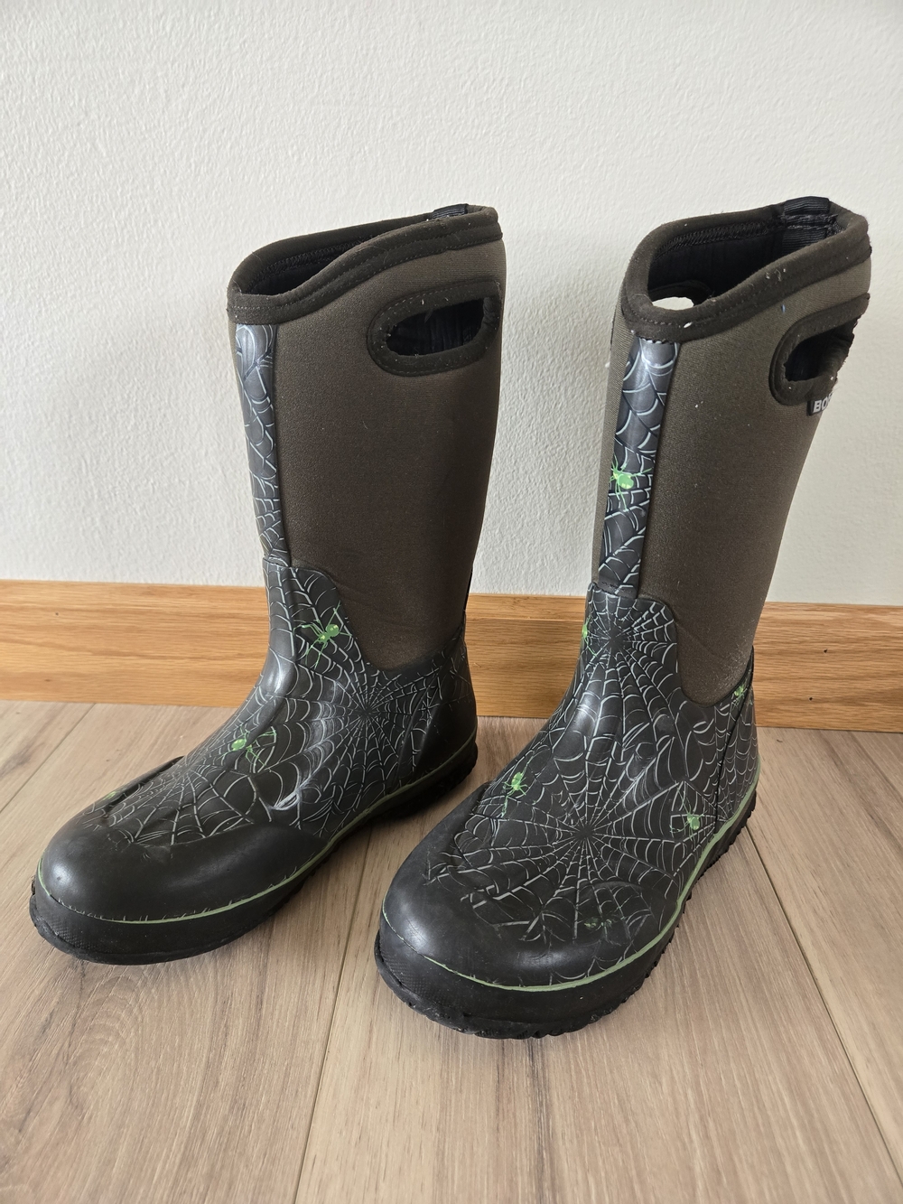 Bogs Kids Black & Olive Spiderweb Boots